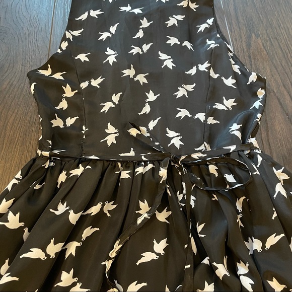 Max C London Bird (Dove) Pattern Dress - Picture 4 of 8